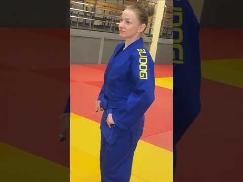 Синє кімоно для дівчат/жінок, дзюдо, TM BUDOGI серія PRO, зріст 150 см, щільність 650 гр/м.кв. video