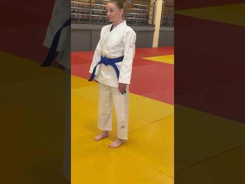 Біле кімоно для дівчат/жінок, дзюдо, TM BUDOGI серія ADVANCED, зріст 140 см, щільність 500 гр/м.кв. video