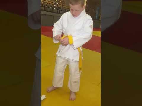 Білий пояс для дзюдо ТМ BUDOGI, серія BEGINNER, довжина 220 см video