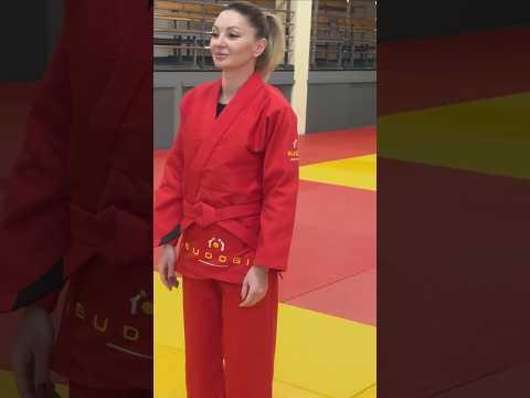 Червоне кімоно для дівчат/жінок, грепплінг, TM BUDOGI, зріст 190 см, щільність 450 гр/м.кв. video