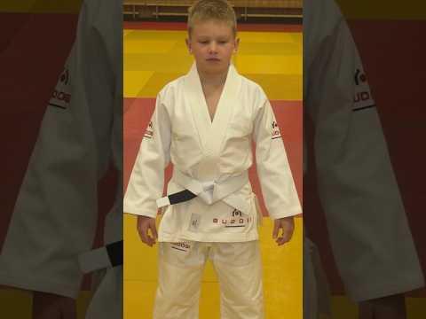 Біле дитяче кімоно для хлопчиків, джиу-джитсу, TM BUDOGI, зріст 120 см, щільність 350 гр/м.кв. video