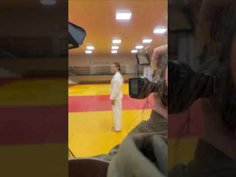 Біле кімоно для дівчат/жінок, рукопашний бій, TM BUDOGI, зріст 190 см, щільність 240 гр/м.кв. video