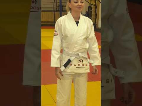 Біле кімоно для дівчат/жінок, джиу-джитсу, TM BUDOGI, зріст 160 см, щільність 450 гр/м.кв. video