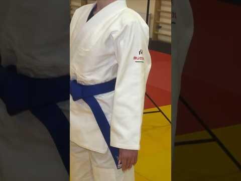 Біле кімоно для дівчат/жінок, рукопашний бій, TM BUDOGI, зріст 150 см, щільність 500 гр/м.кв. video