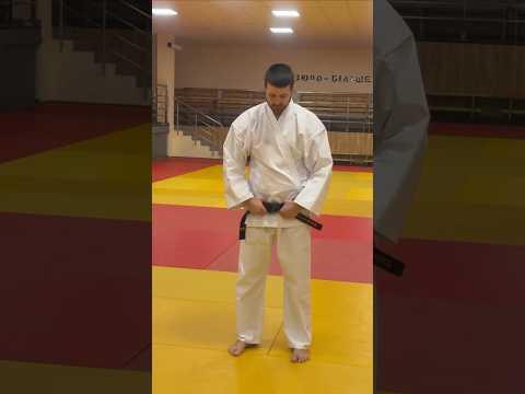 Біле кімоно для хлопців/чоловіків, карате, TM BUDOGI, зріст 160 см, щільність 240 гр/м.кв. video