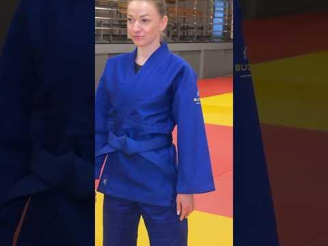 Синє кімоно для дівчат/жінок, дзюдо, TM BUDOGI серія ADVANCED, зріст 150 см, щільність 500 гр/м.кв. video