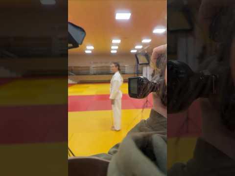 Біле кімоно для дівчат/жінок, карате, TM BUDOGI, зріст 160 см, щільність 240 гр/м.кв. video