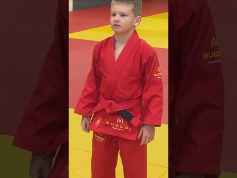 Червоне дитяче кімоно для дівчаток, грепплінг, TM BUDOGI, зріст 150 см, щільність 350 гр/м.кв. video