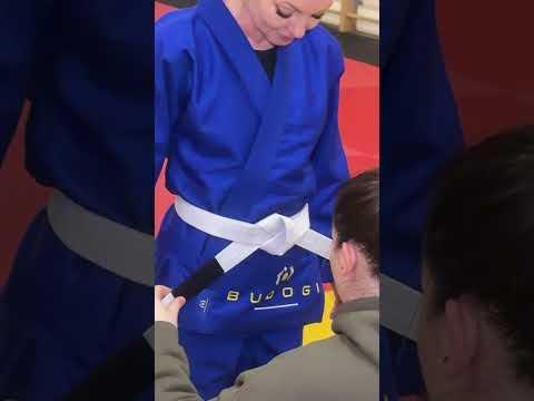 Синє кімоно для дівчат/жінок, грепплінг, TM BUDOGI, зріст 160 см, щільність 450 гр/м.кв. video