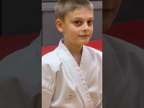 Біле дитяче кімоно для хлопчиків, рукопашний бій, TM BUDOGI, зріст 130 см, щільність 240 гр./м.кв. video