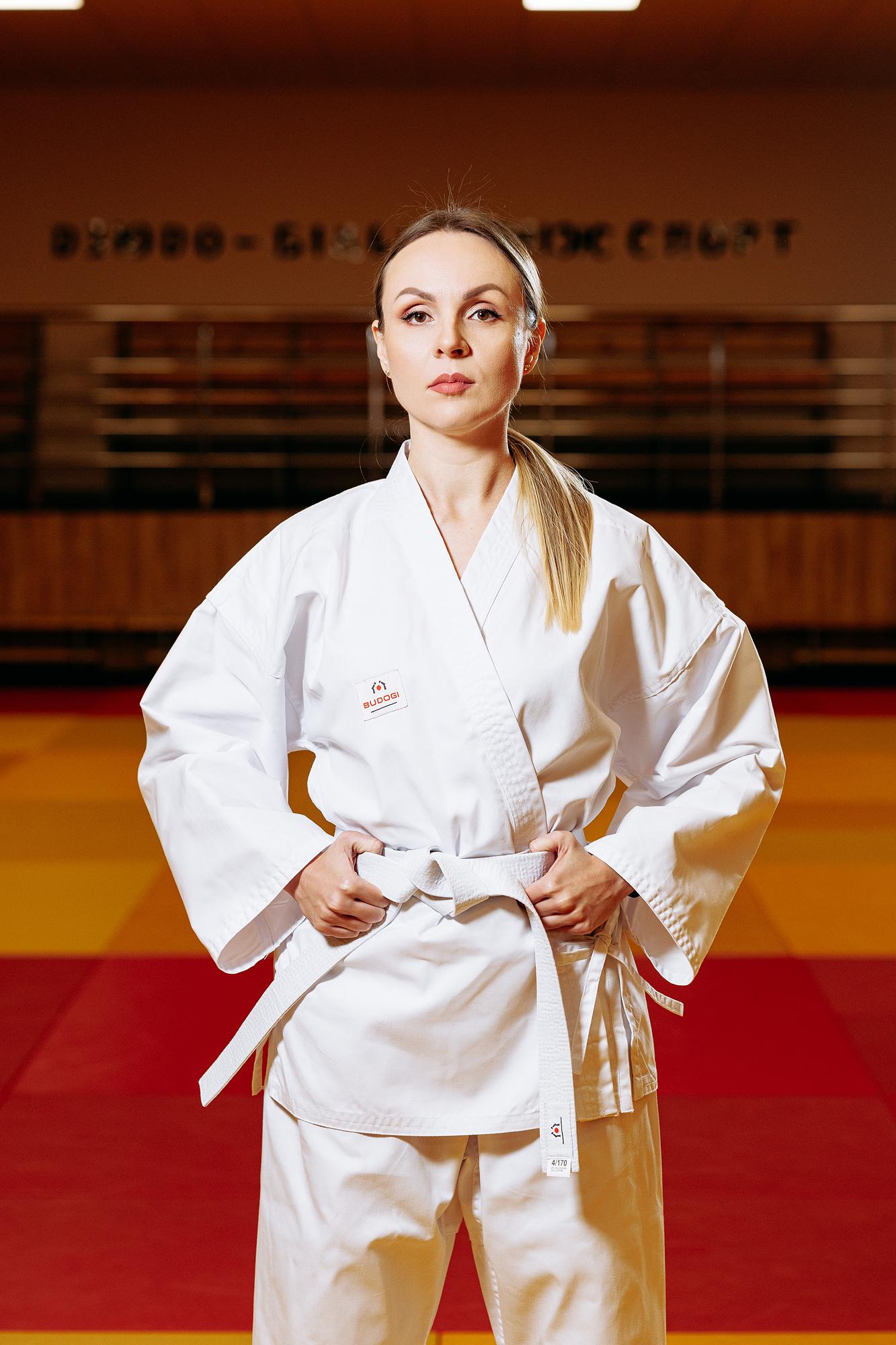 Кімоно для карате TM BUDOGI для дівчат та жінок