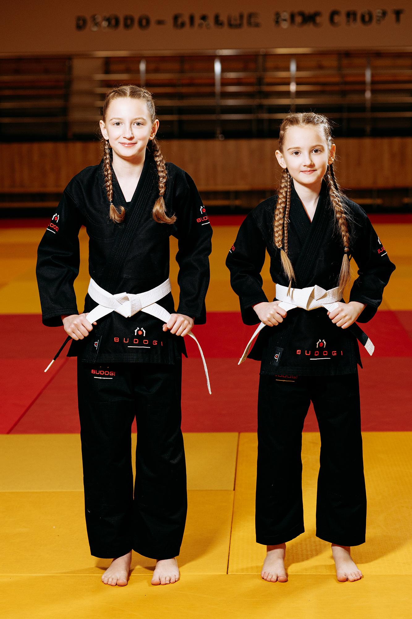 Чорне дитяче кімоно для дівчаток, джиу-джитсу, TM BUDOGI, зріст 150 см, щільність 350 гр/м.кв. 1