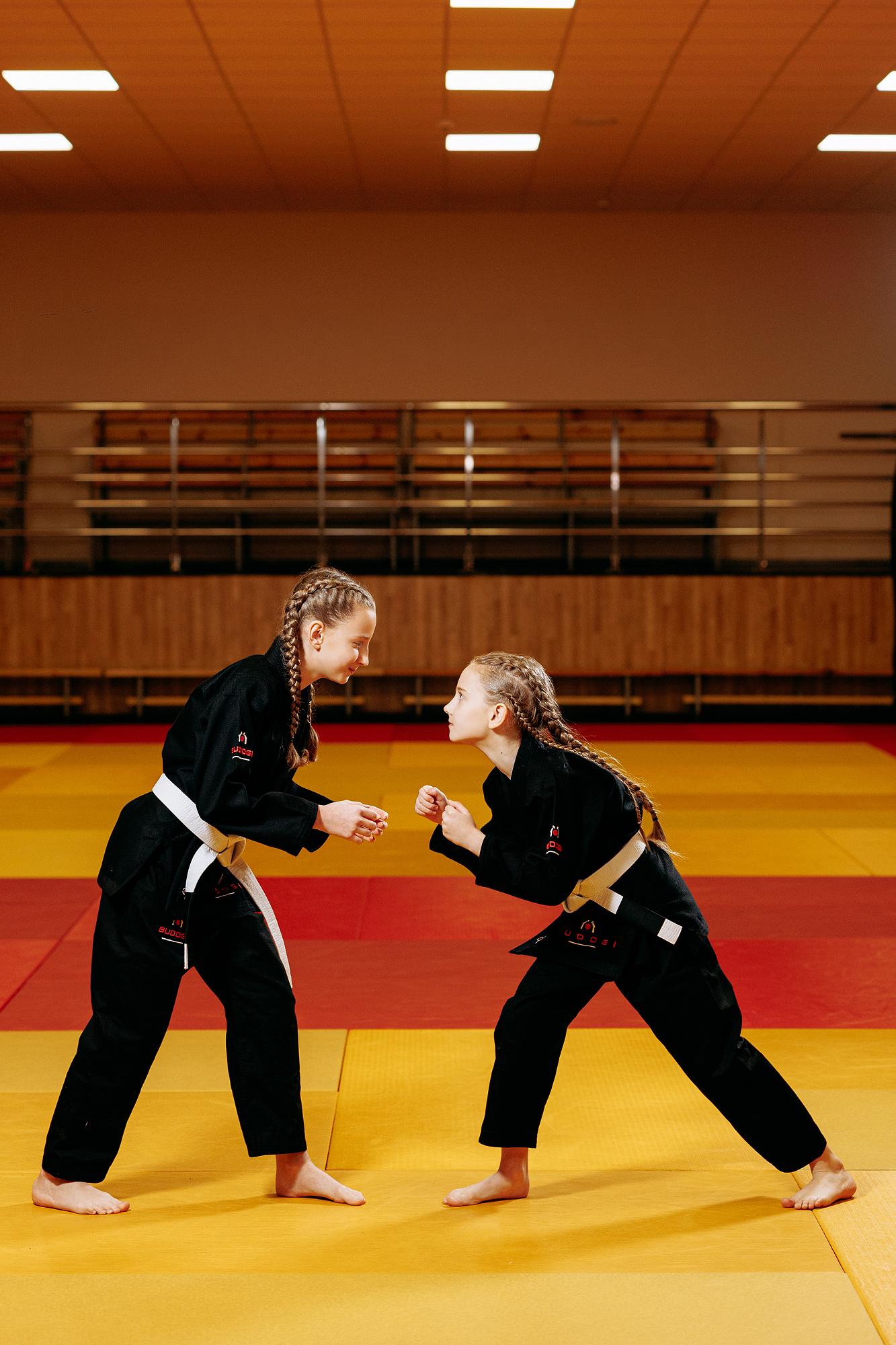 Чорне дитяче кімоно для дівчаток, джиу-джитсу, TM BUDOGI, зріст 150 см, щільність 350 гр/м.кв. 8