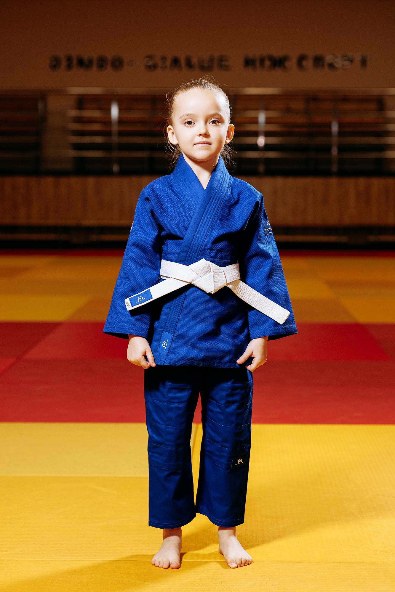 Синє дитяче кімоно для дівчаток, дзюдо, TM BUDOGI серія BEGINNER, зріст 150 см, щільність 350 гр/м.кв. 1