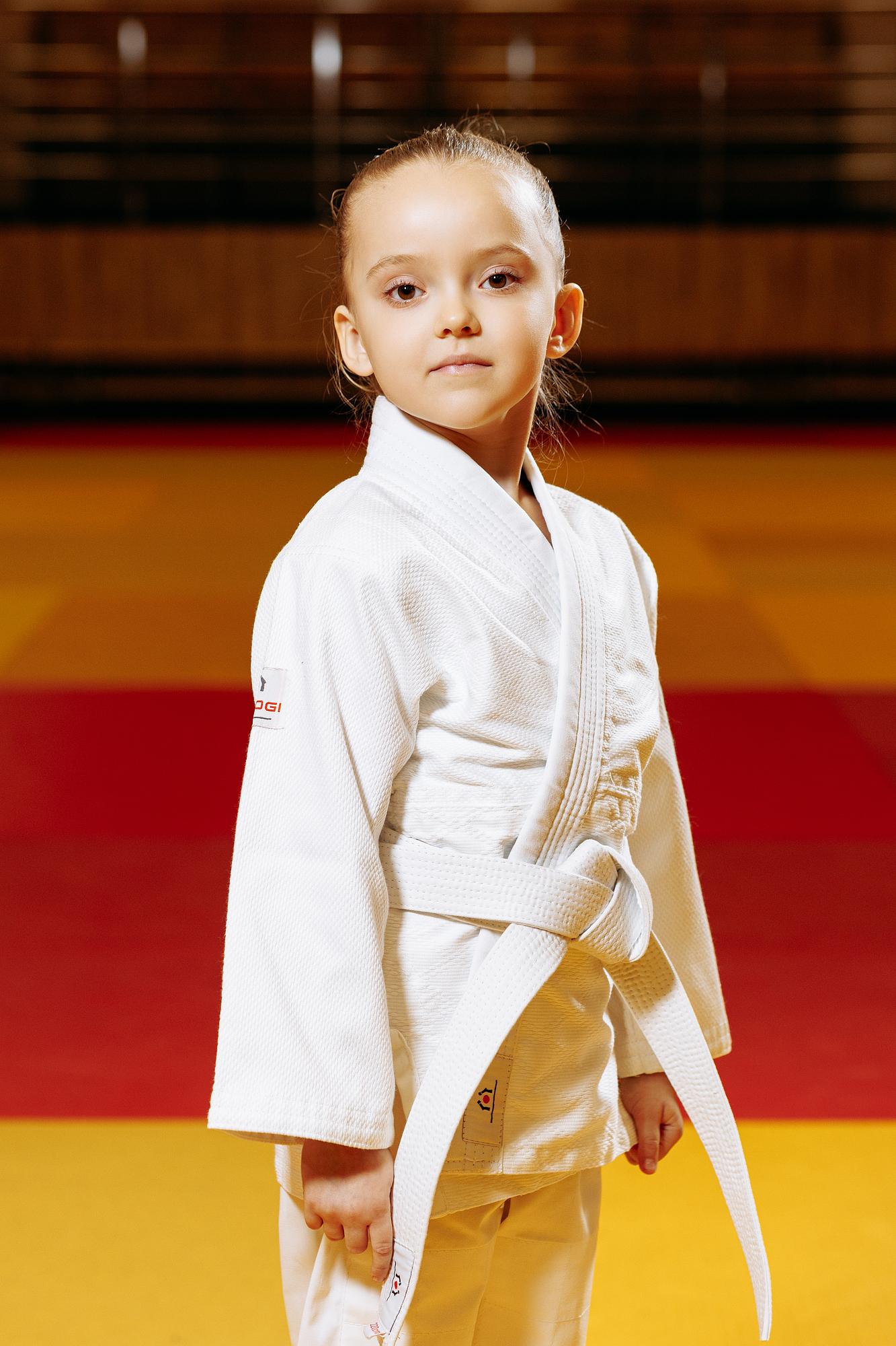 Біле дитяче кімоно для дівчаток, дзюдо, TM BUDOGI серія BEGINNER, зріст 110 см, щільність 350 гр/м.кв. 3