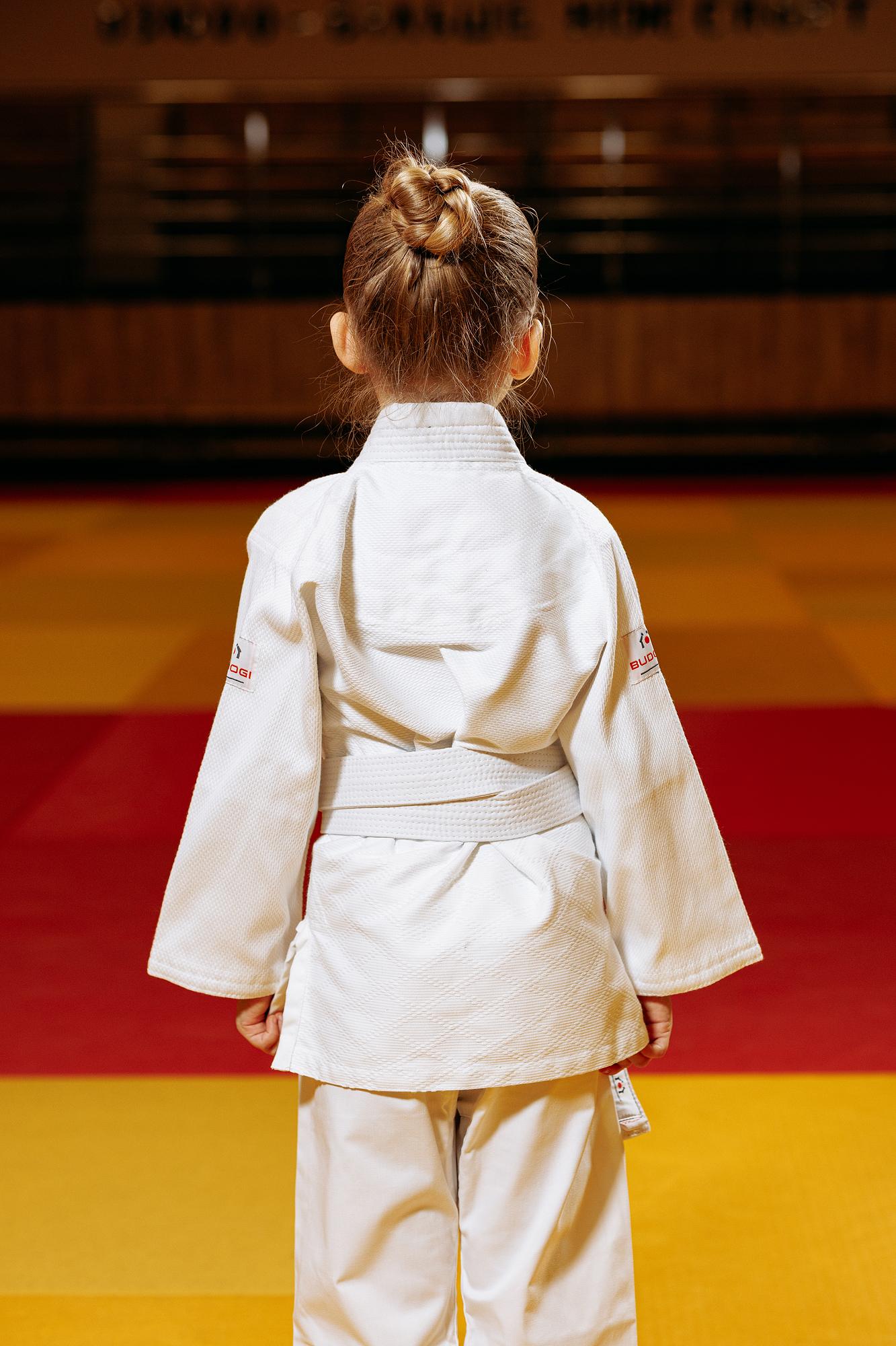 Біле дитяче кімоно для дівчаток, дзюдо, TM BUDOGI серія BEGINNER, зріст 110 см, щільність 350 гр/м.кв. 6