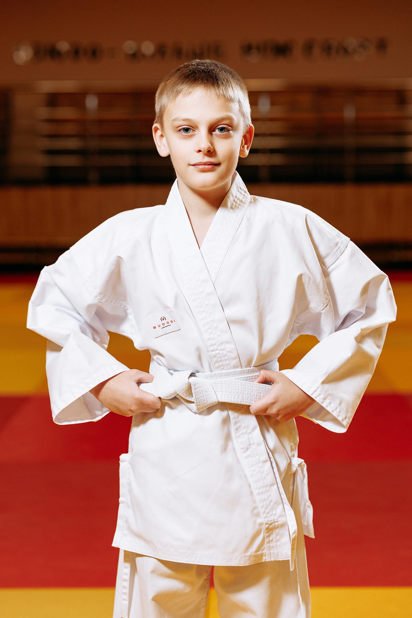 Біле дитяче кімоно для хлопчиків, карате, TM BUDOGI, зріст 110 см, щільність 240 гр/м.кв. 2
