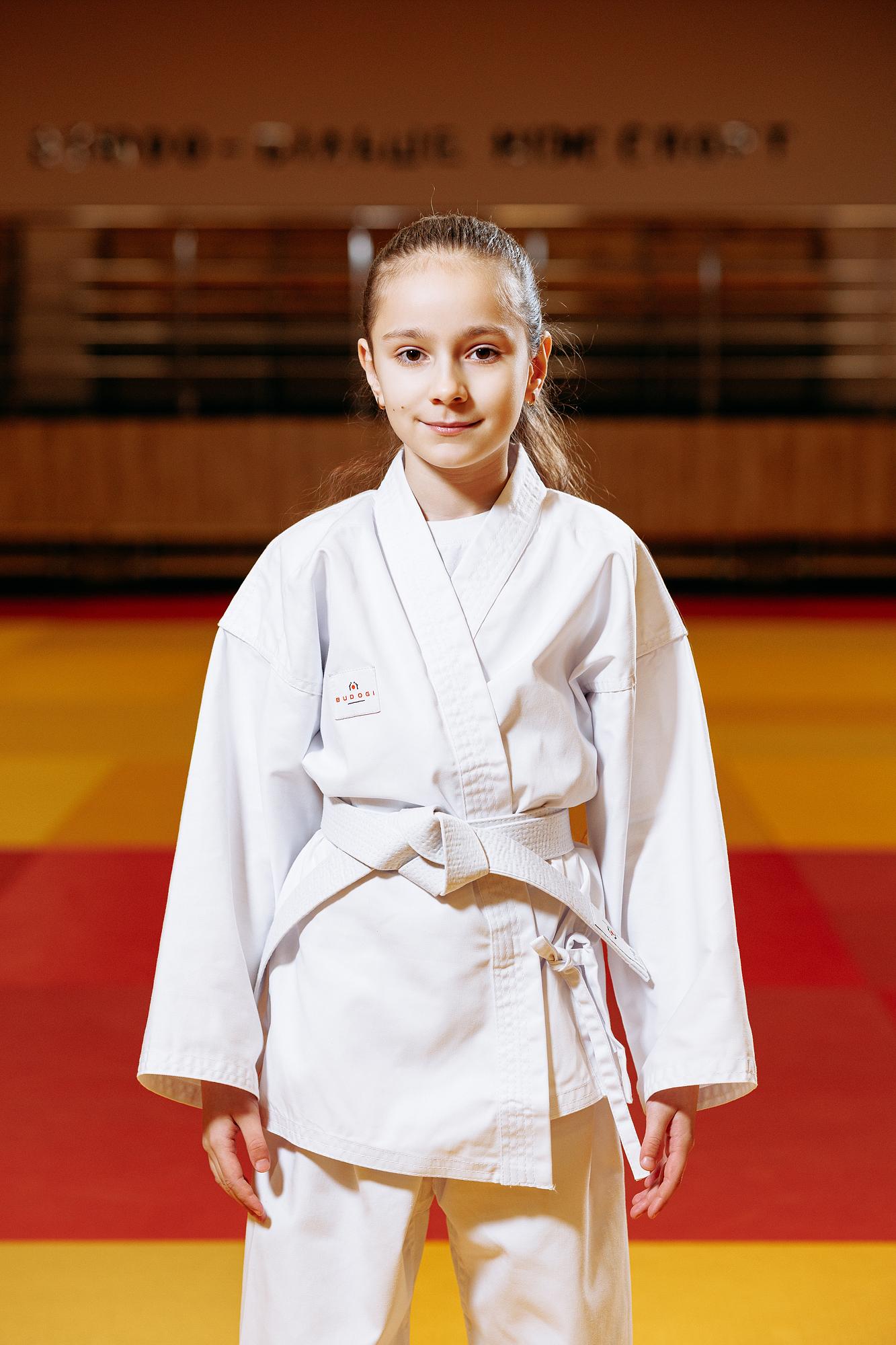 Біле дитяче кімоно для дівчаток, карате, TM BUDOGI, зріст 110 см, щільність 240 гр/м.кв. 2