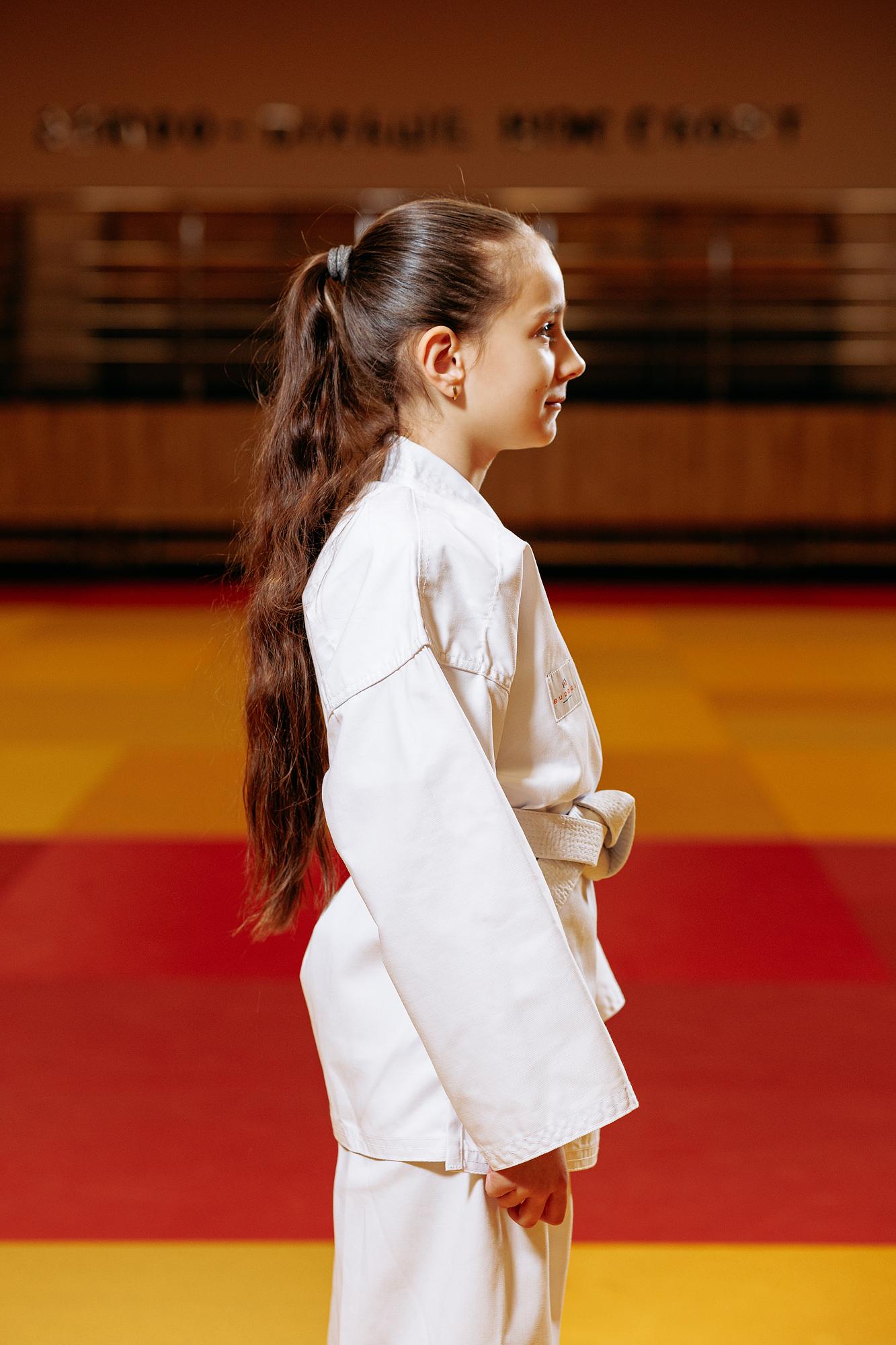 Біле дитяче кімоно для дівчаток, карате, TM BUDOGI, зріст 110 см, щільність 240 гр/м.кв. 4